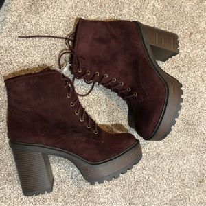 Size 11 Marroon suede combat boots
